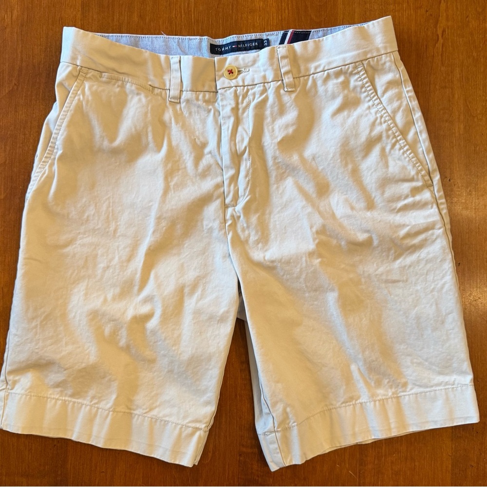 Tommy Hilfiger Classic Fit Men's Khaki Shorts